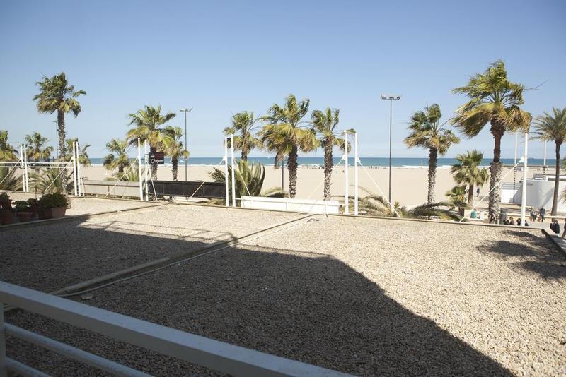 Malvarrosa Beach Rooms Valencia Bagian luar foto